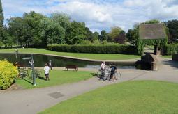 Rowntree park york sunshine 416011973
